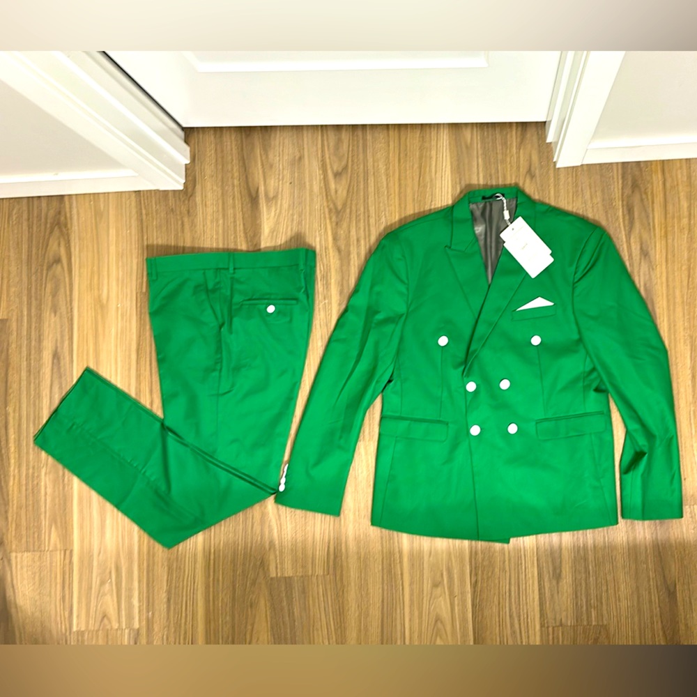 Emerald Green 2-Piece Suit NWT slim fitting Summer Set